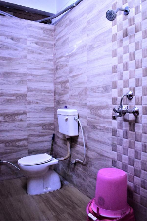 Ds Residency Varanasi-Prime Location-Parking Exterior foto