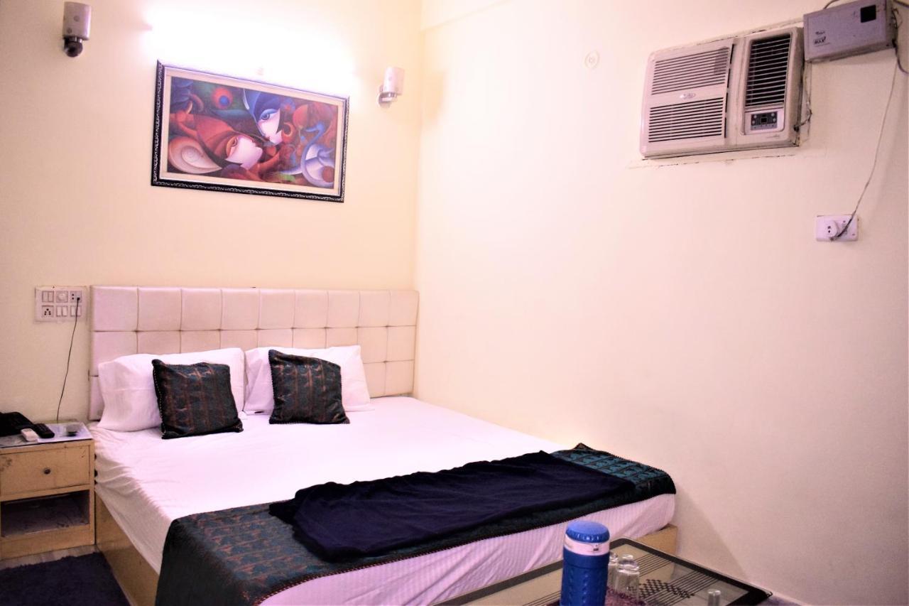 Ds Residency Varanasi-Prime Location-Parking Exterior foto
