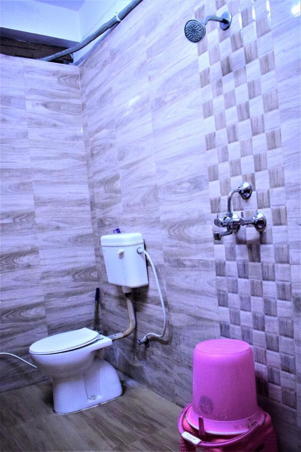 Ds Residency Varanasi-Prime Location-Parking Exterior foto