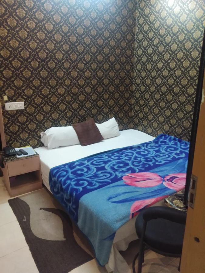 Ds Residency Varanasi-Prime Location-Parking Exterior foto
