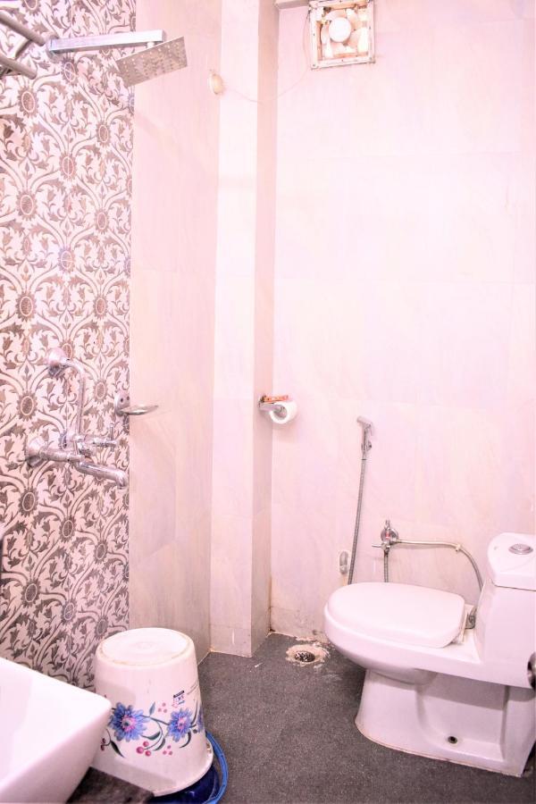 Ds Residency Varanasi-Prime Location-Parking Exterior foto