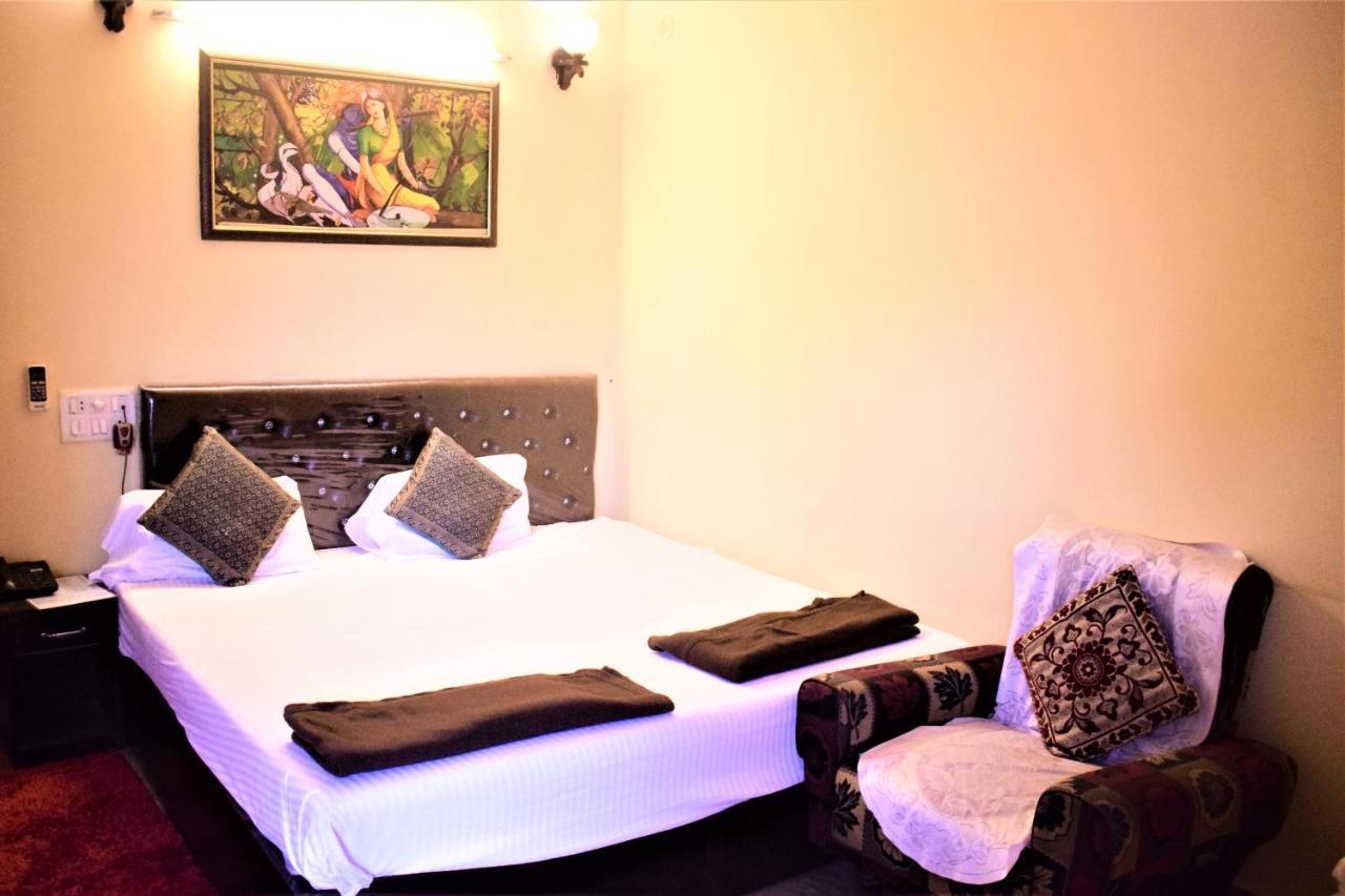 Ds Residency Varanasi-Prime Location-Parking Exterior foto