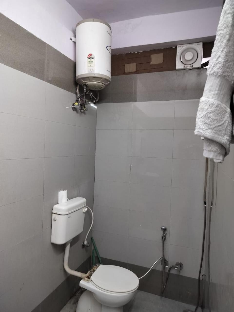 Ds Residency Varanasi-Prime Location-Parking Exterior foto