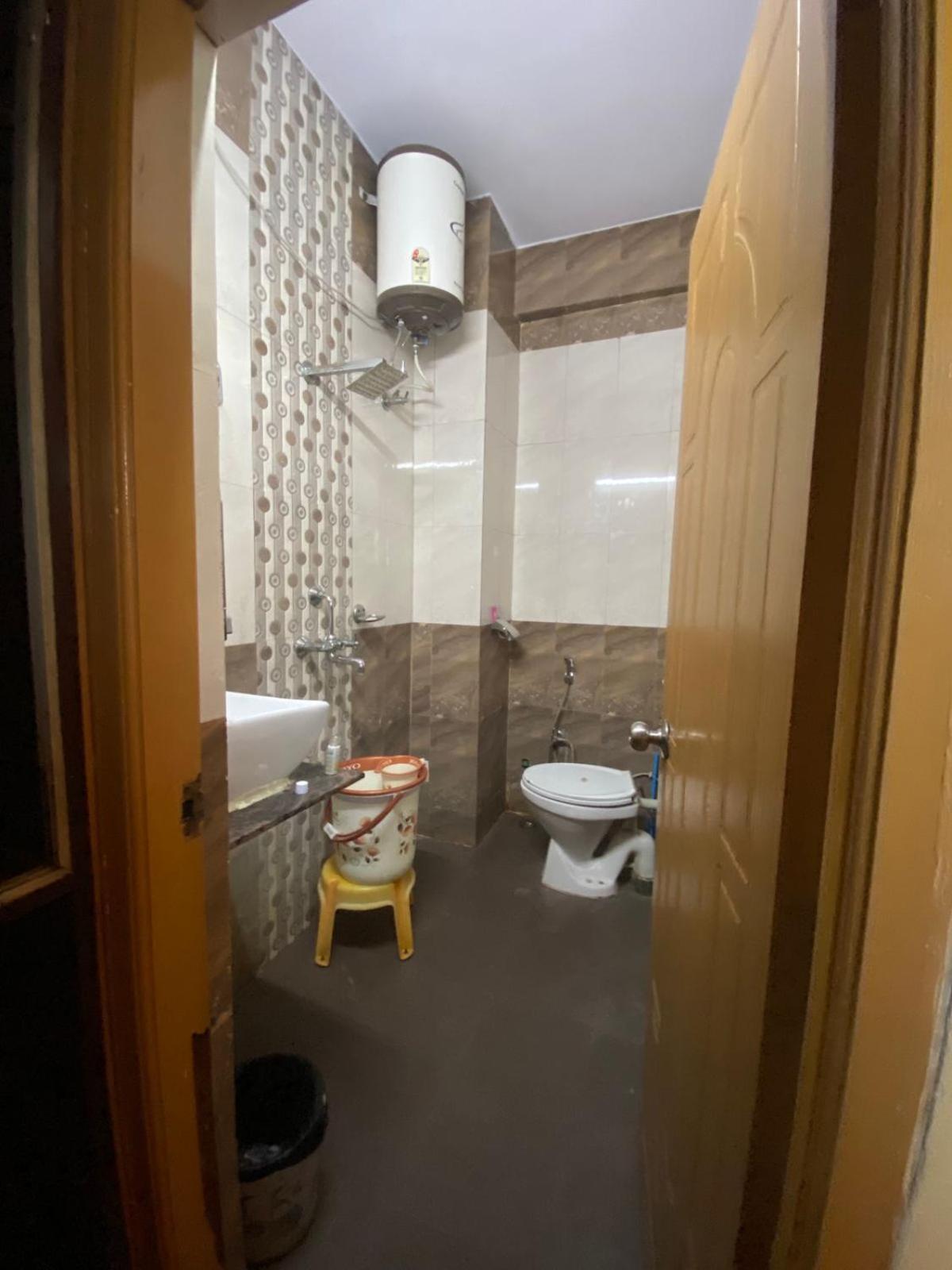 Ds Residency Varanasi-Prime Location-Parking Exterior foto