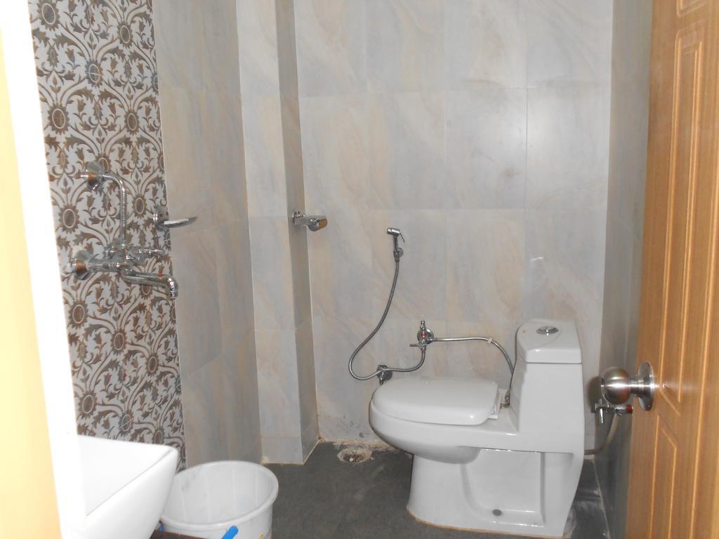 Ds Residency Varanasi-Prime Location-Parking Exterior foto