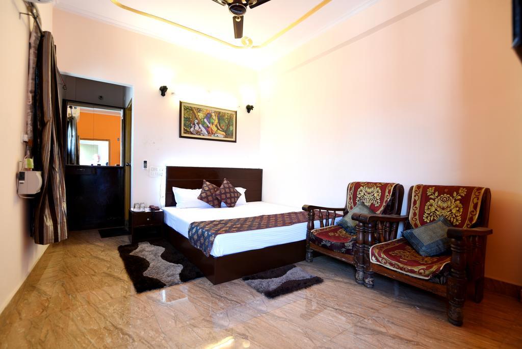 Ds Residency Varanasi-Prime Location-Parking Exterior foto